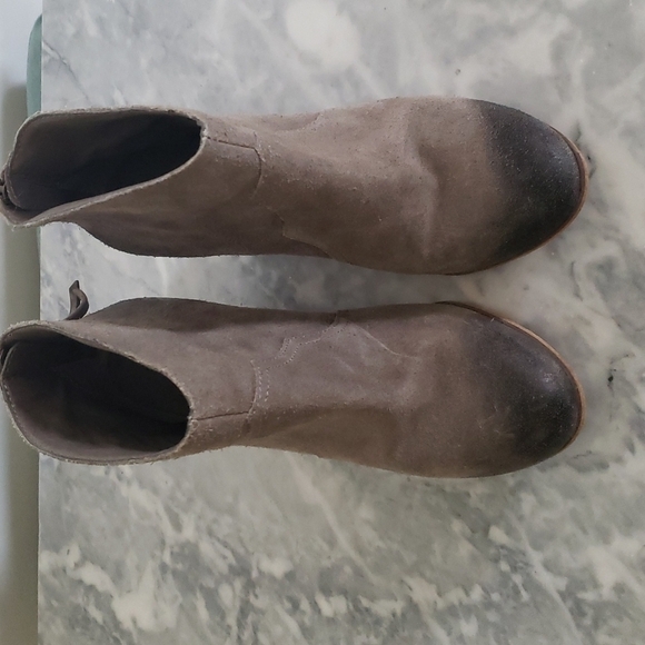 BP Leather Stacked Heel Distressed Western Style Bootie, Size 5.5 - Picture 6 of 11